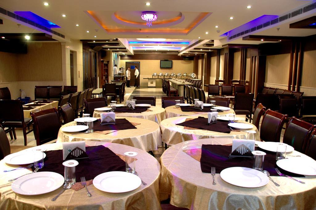 Hotel Palmdale Zirakpur Екстер'єр фото