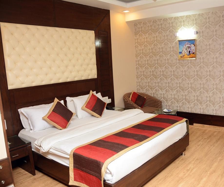 Hotel Palmdale Zirakpur Номер фото